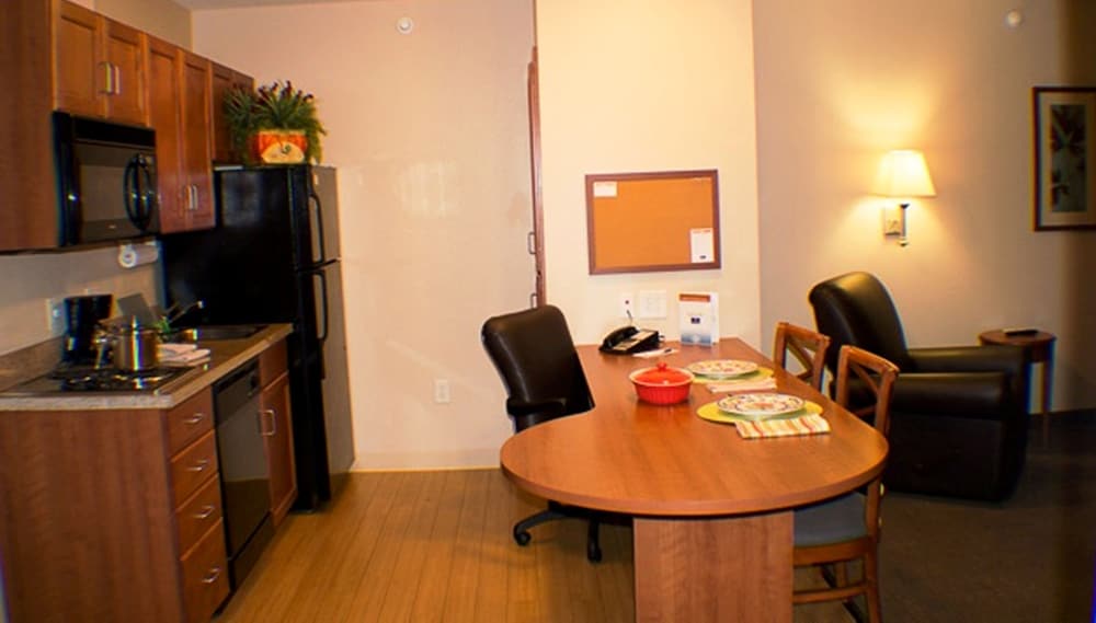 Suite, 1 Bedroom, Kitchen (Living and Dining Areas) photo 1