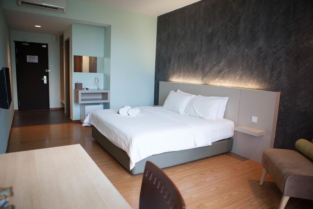 Standard King Room photo 1