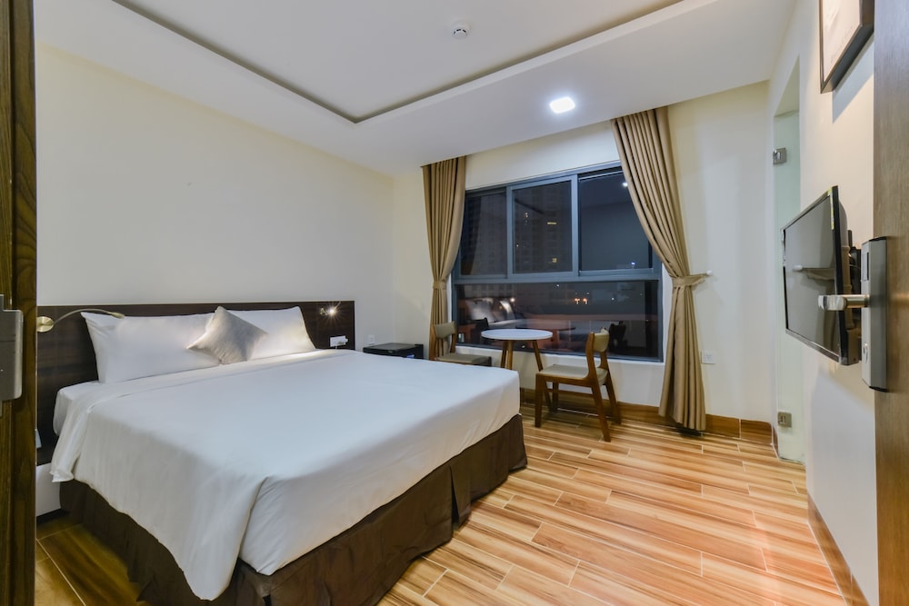 Deluxe Double Room, City View - Photo 2