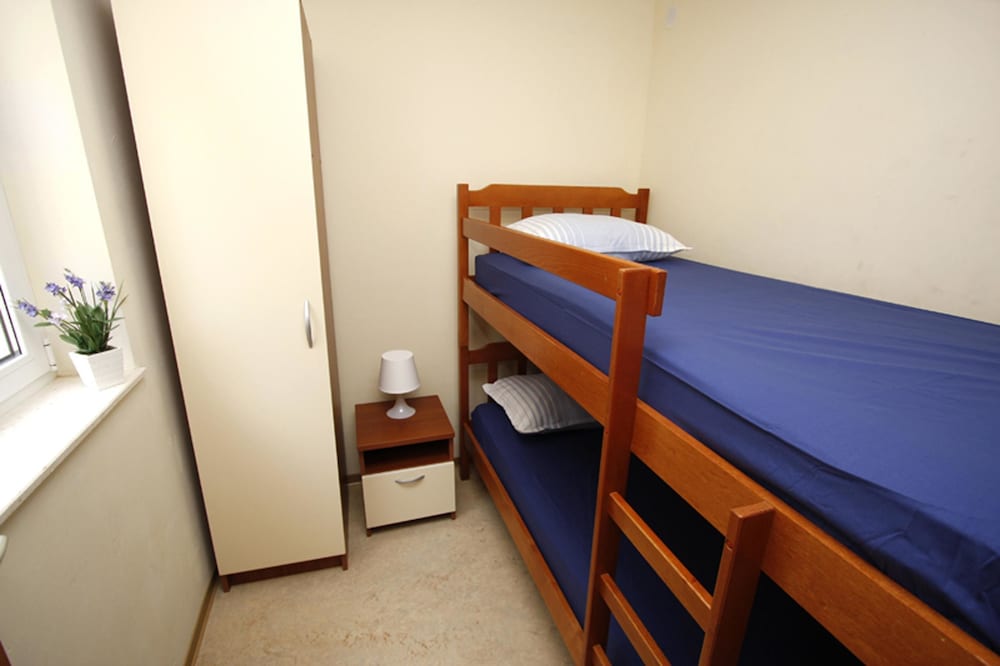 Apartment, Multiple Beds