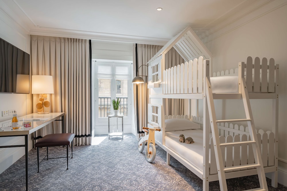 Family Suite (View)