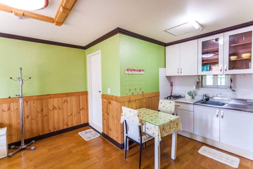 Double Room (Margaret) photo 2