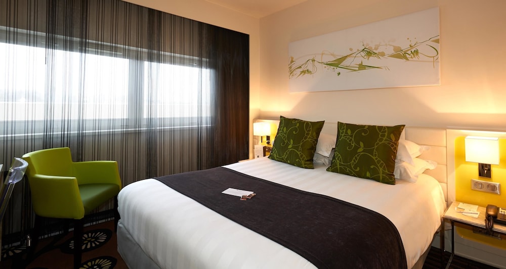 Standard Room, 1 Queen Bed, Non Smoking - Photo 4