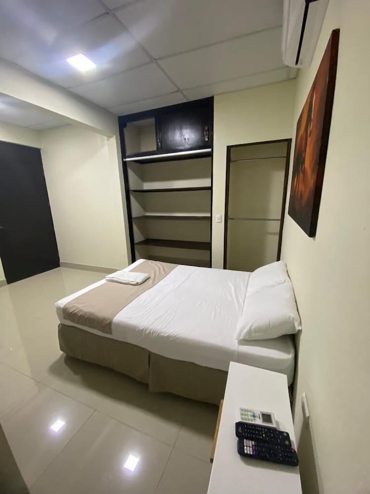 Standard Room, 1 Large Twin Bed, Non Smoking photo 3