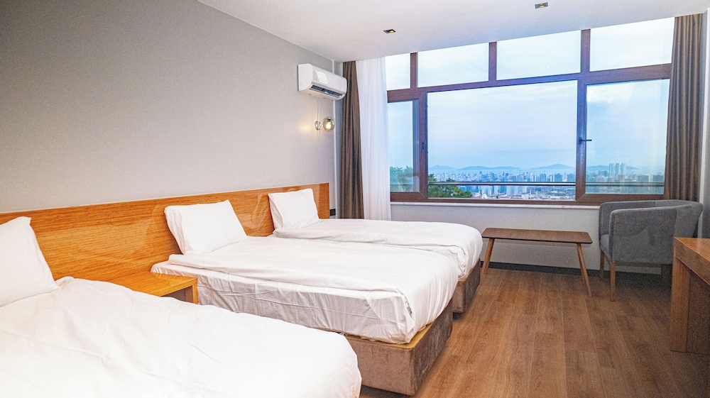Family Double or Twin Room photo 1