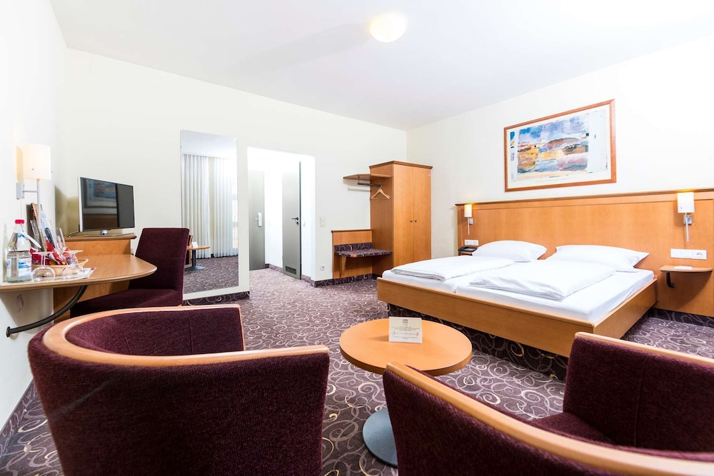 Superior Double Room, Courtyard View - Photo 3