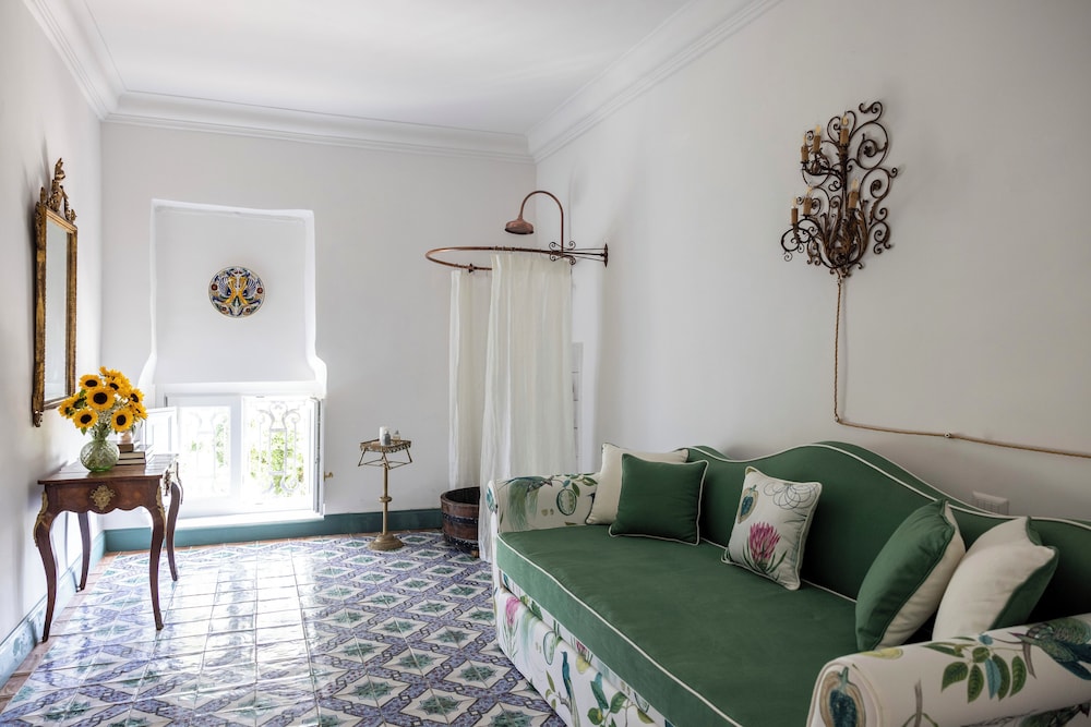 Deluxe Room - Photo 2