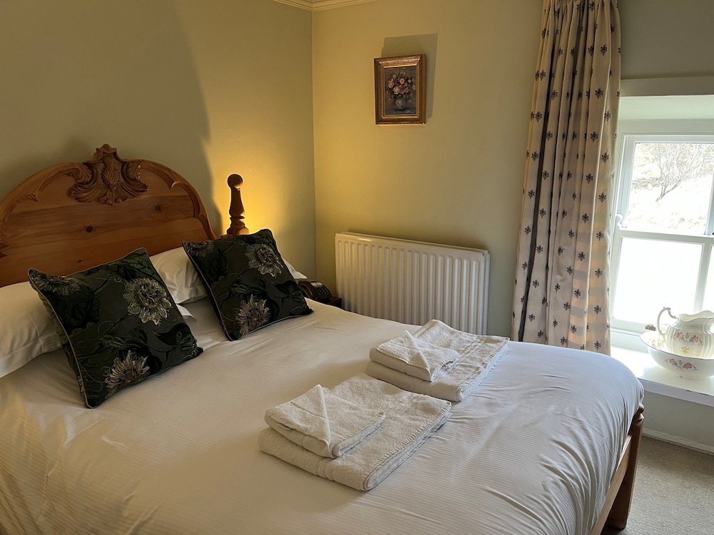 Principal double room 8, shower