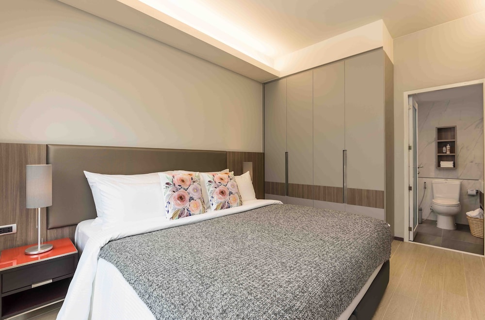 Apartment, 2 Bedrooms, City View photo 2
