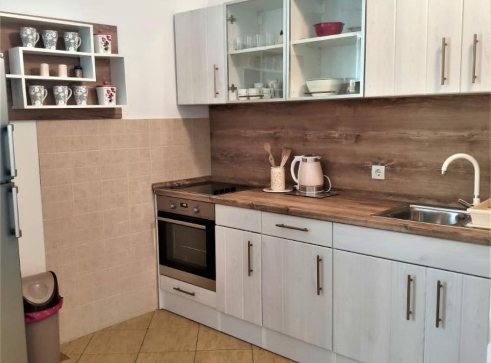 Apartment (Classic Two Bedroom Apartment with Te)