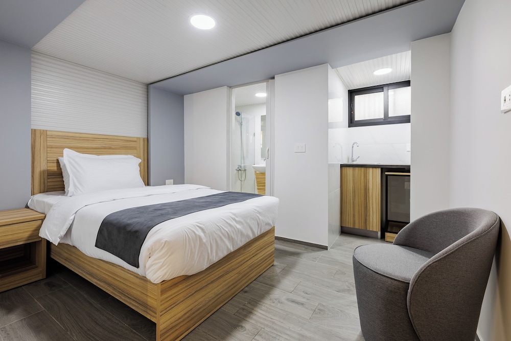 Economy Single Room