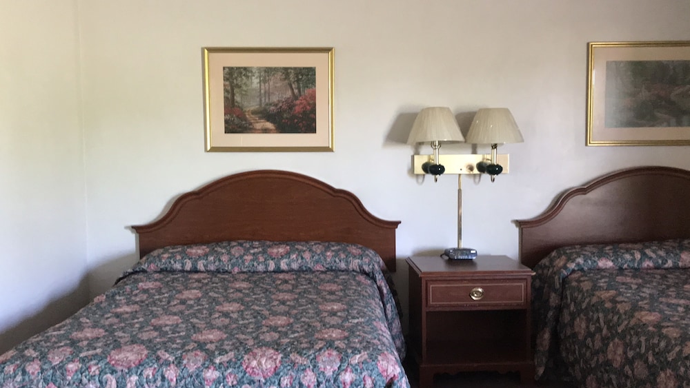 Room, Non Smoking, Refrigerator & Microwave (2 Full Beds)