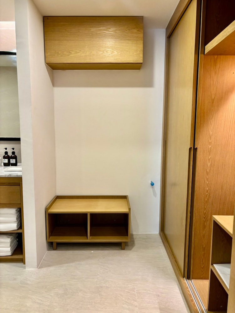 Premier Suite - Photo 9