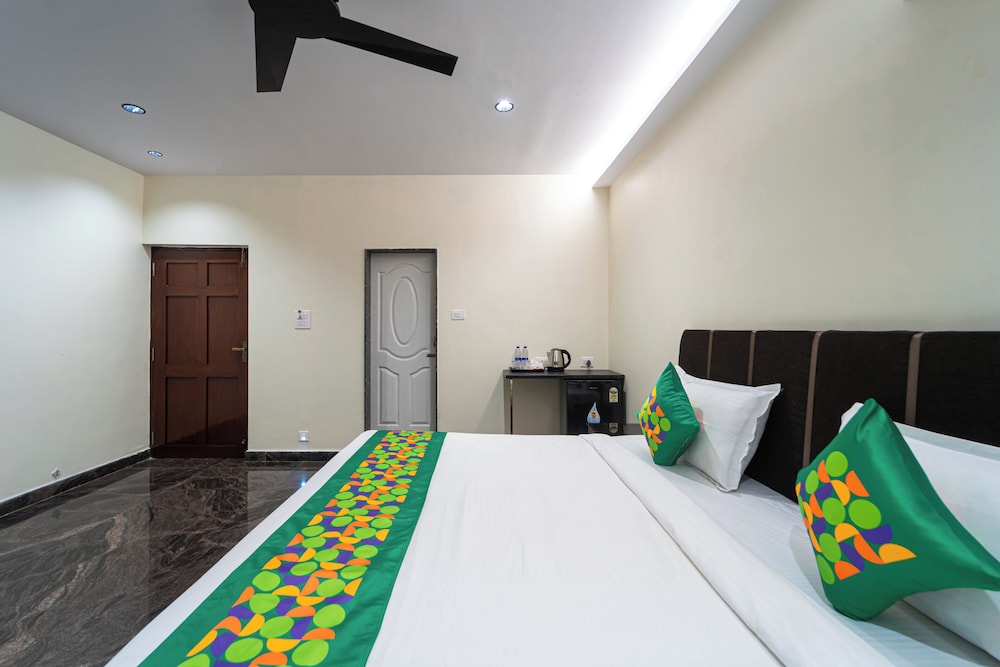 Deluxe Room - Photo 5