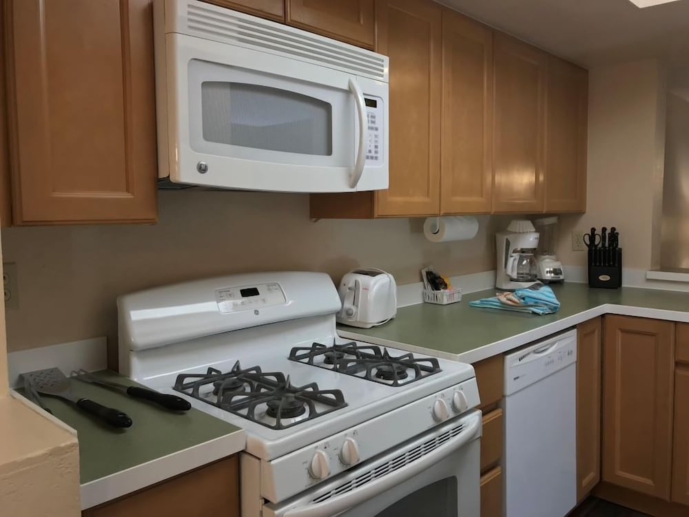 Two Bedroom - Photo 7