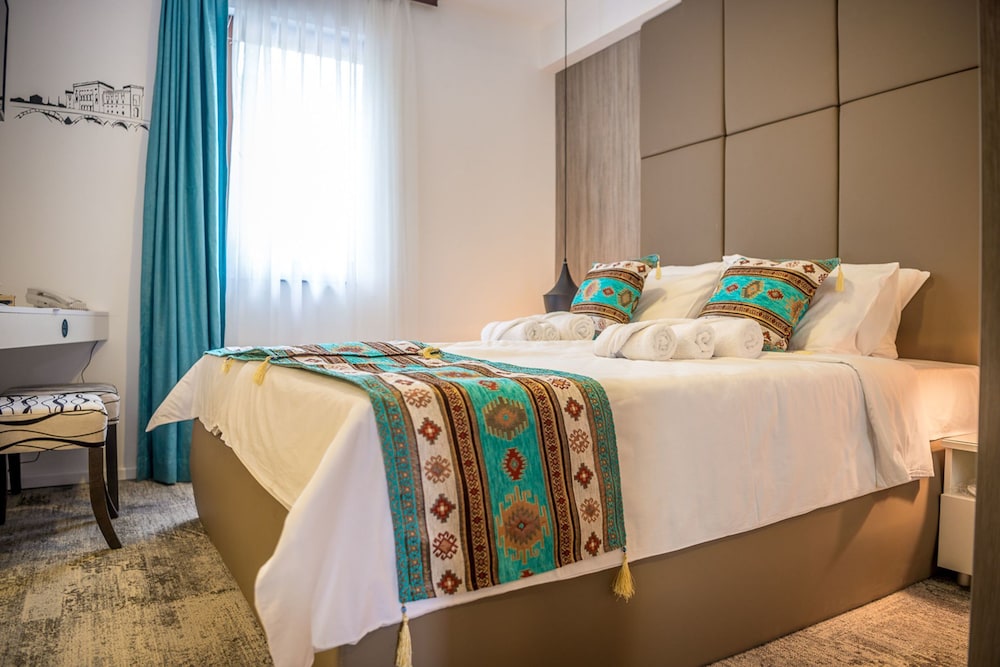 Design Double Room (1)