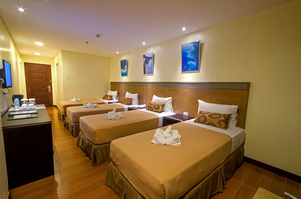 Quadruple Room, Multiple Beds photo 2