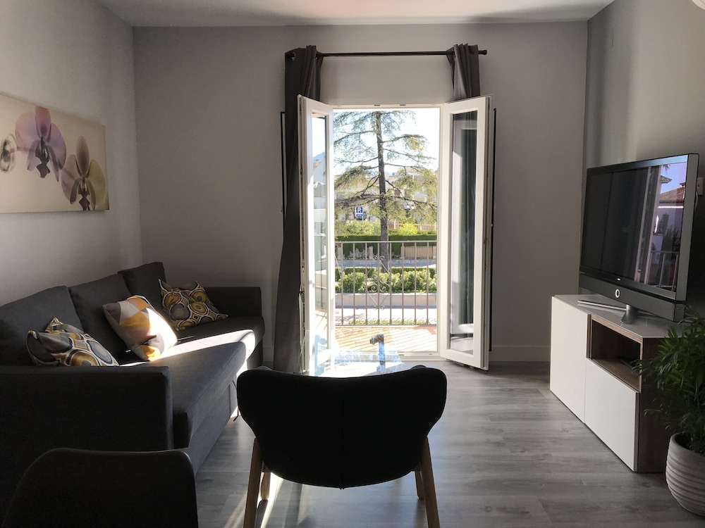 Apartment, Private Bathroom, City View - Photo 38