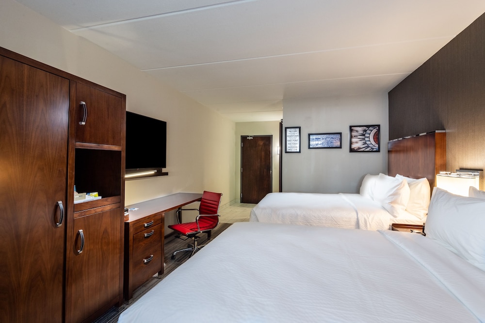 Traditional Room, 2 Queen Beds - Photo 2