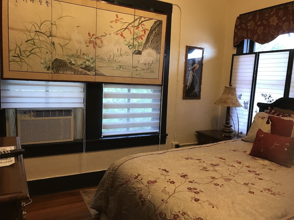 Topaz Suite, Multiple Beds (Second floor) photo 2