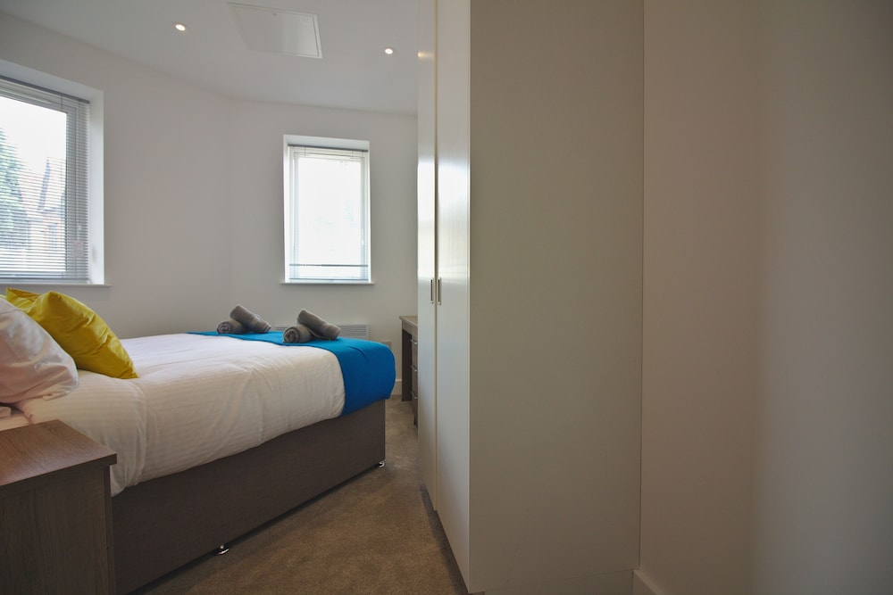 Apartment 5 (Sleeps 6) photo 2
