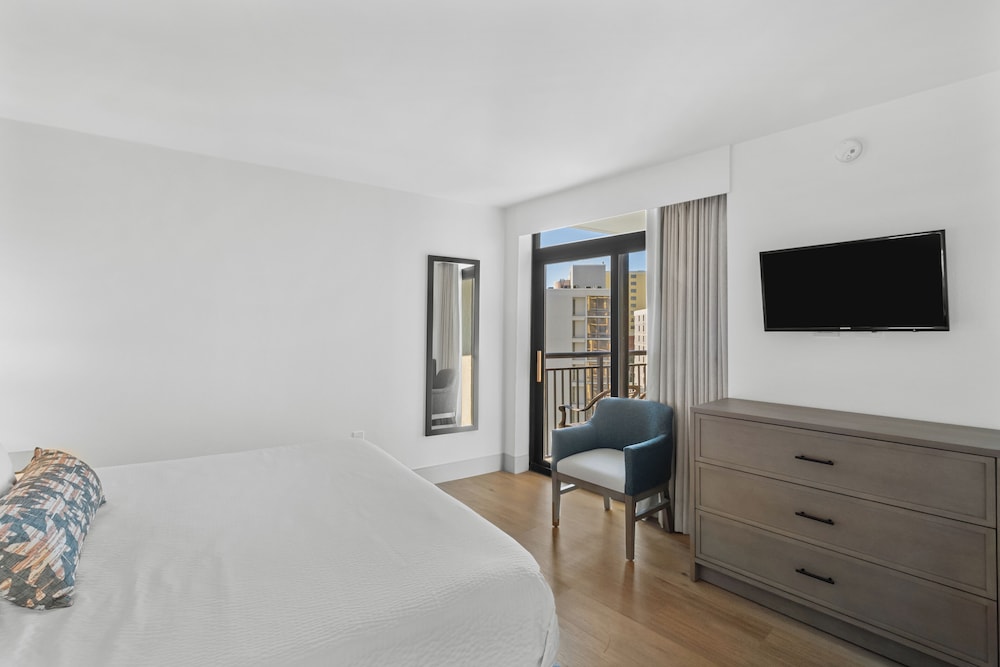 South Tower Angle Ocean View Deluxe Two Bedroom Condo - Photo 3