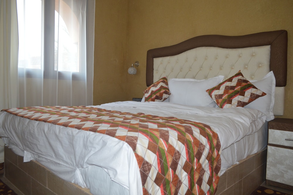 Deluxe Suite photo 2