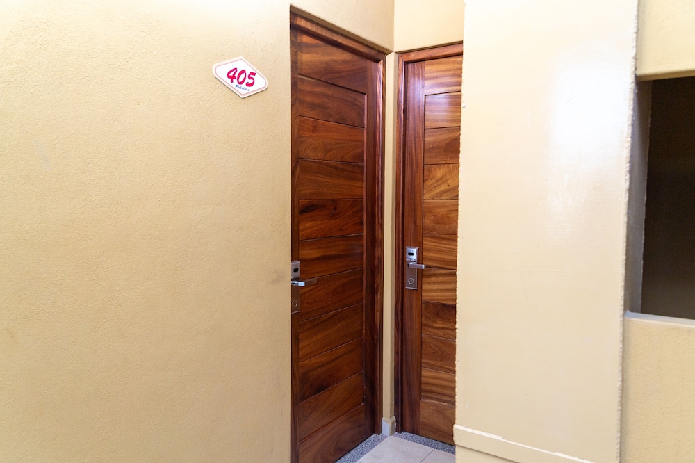 Superior Suite, Refrigerator photo 3