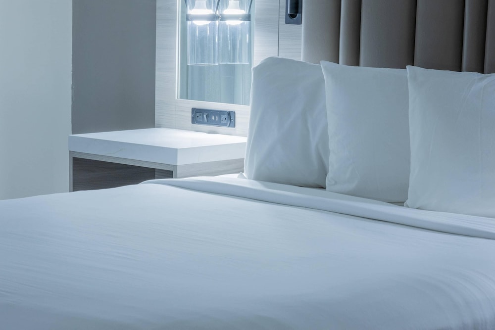 Room, 1 Queen Bed, Accessible, Non Smoking photo 3
