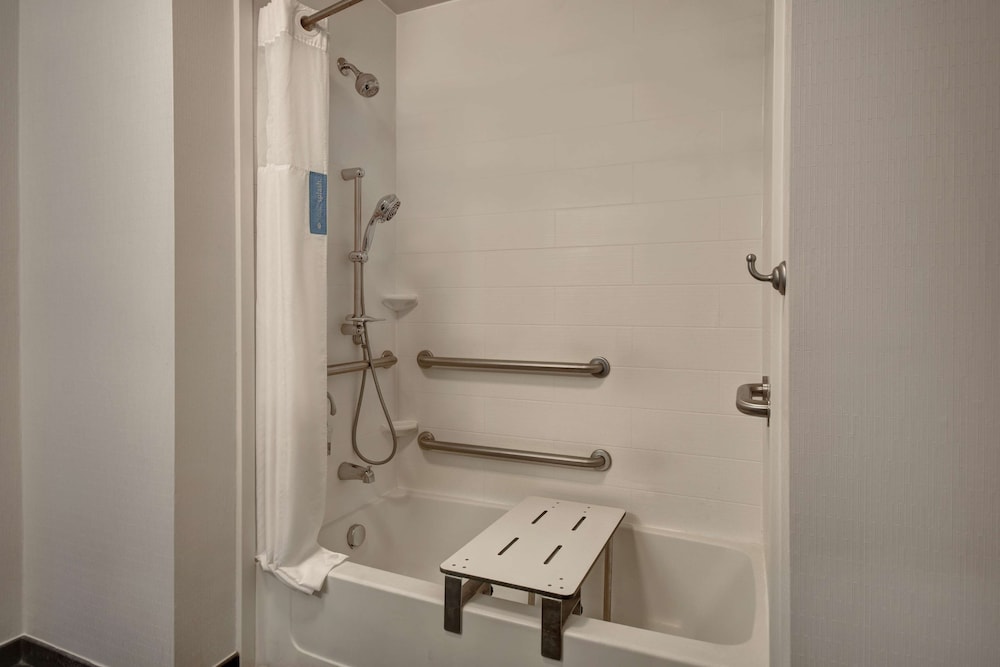 Room, 1 King Bed, Accessible