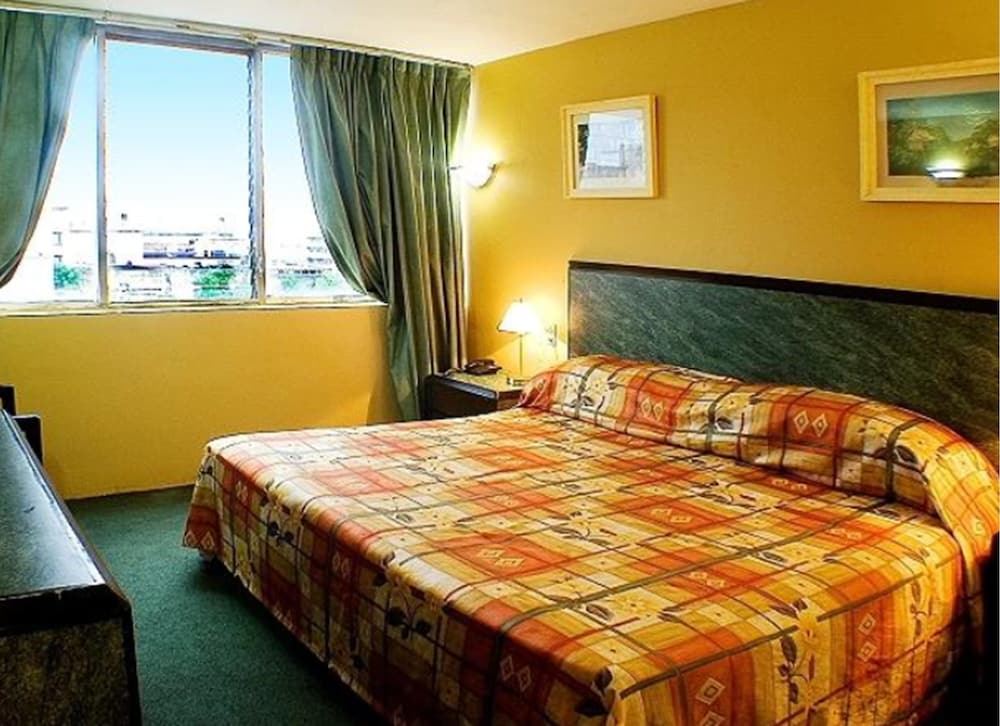 Standard Room, 1 King Bed photo 2