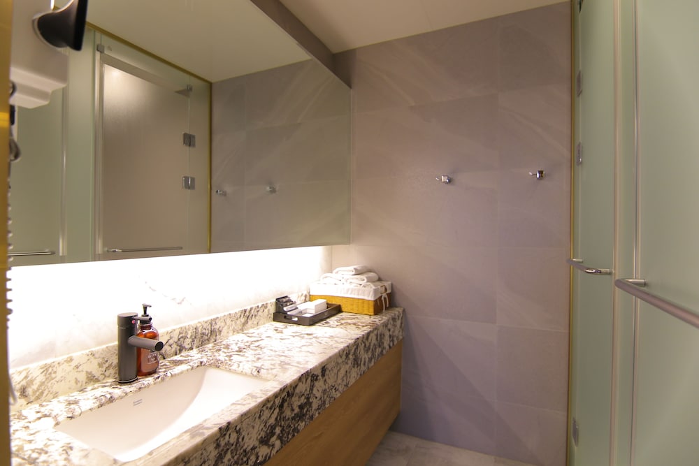 Deluxe Twin Room - Photo 7