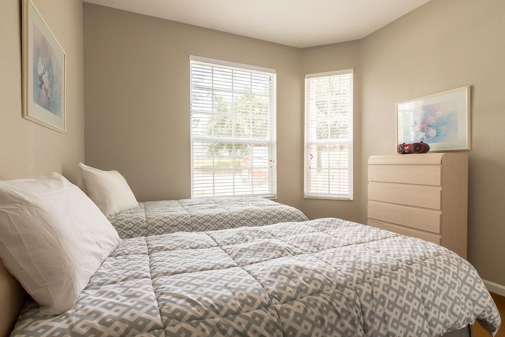 Condo, 3 Bedrooms