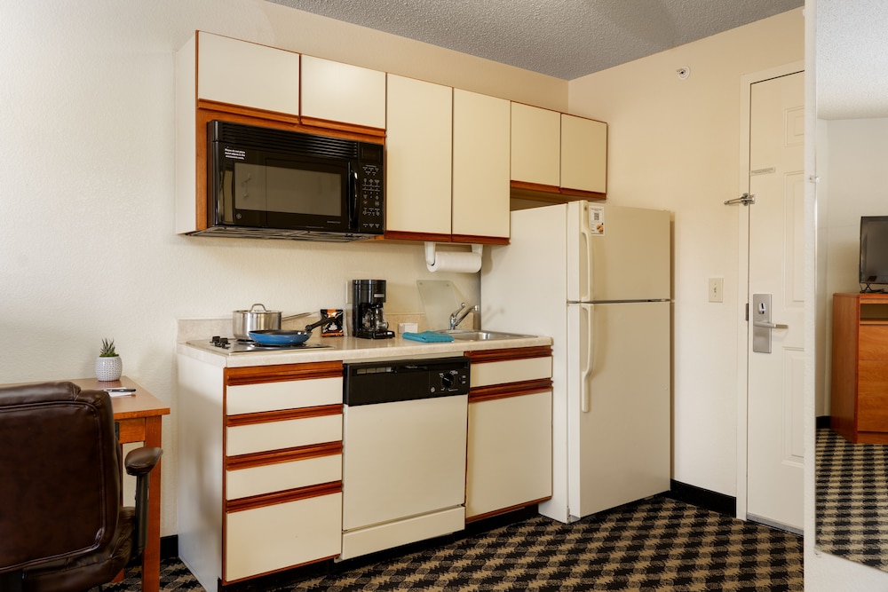 Double Room, 2 Queen Beds - Photo 3