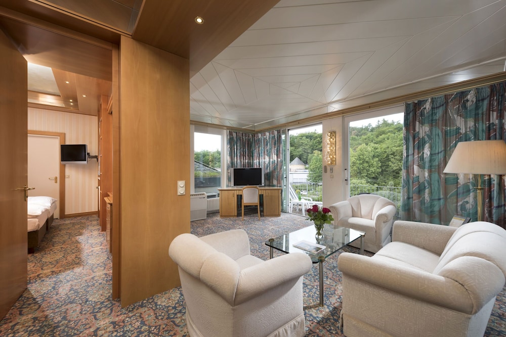 Wintergarten Suite photo 3