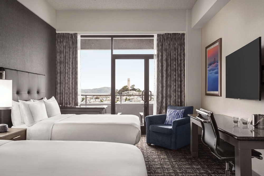 Room, 2 Double Beds, Balcony, Bay View - Photo 3
