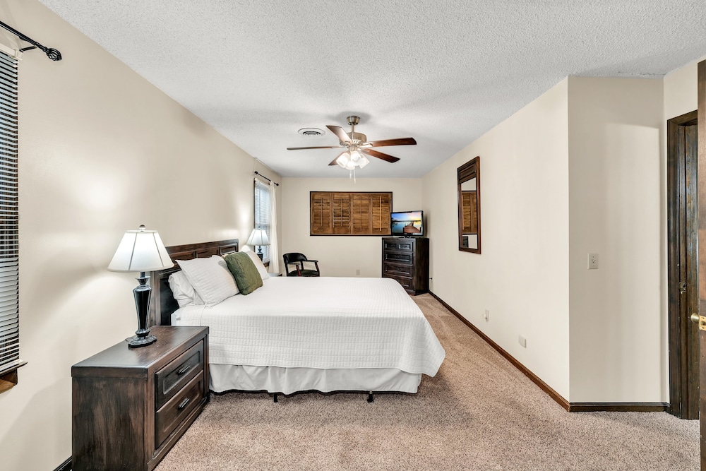 Cabin, 3 Bedrooms (Rec Center)