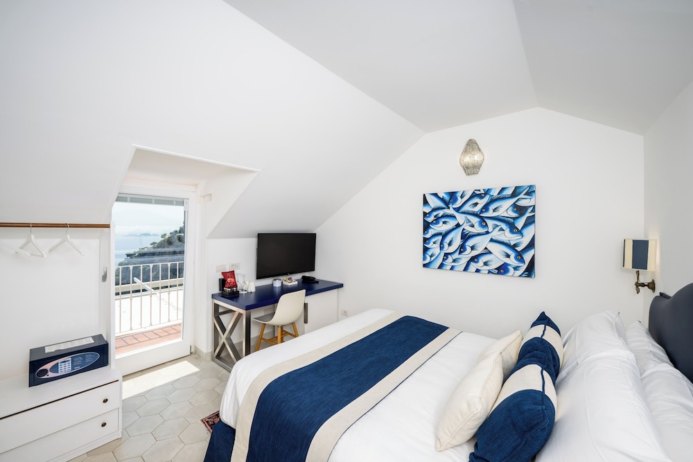 Classic Double Room, 1 Bedroom, Terrace, Sea View - Photo 2