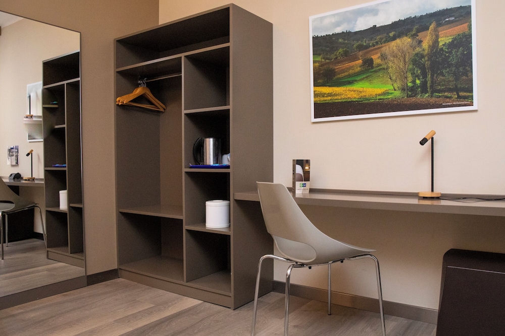 Superior Room (Full Sky) - Photo 6