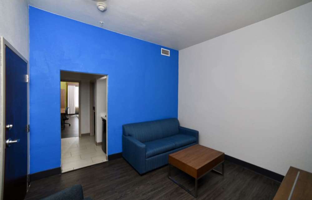 Suite, 2 Twin Beds - Photo 1