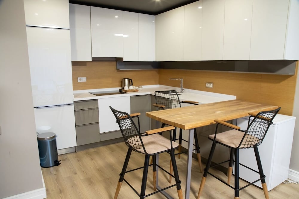 Deluxe Duplex, 2 Bedrooms - Photo 7