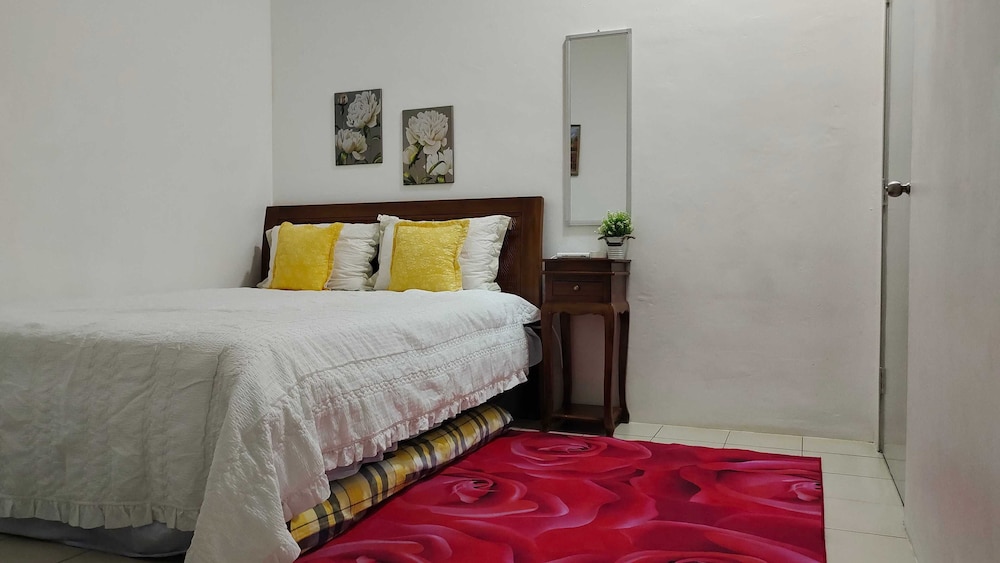 Room, 2 Bedrooms photo 3