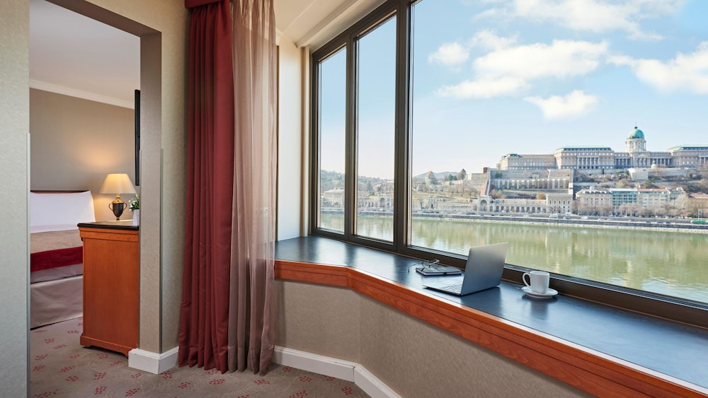 Junior Suite, 1 Queen Bed, River View - Photo 4