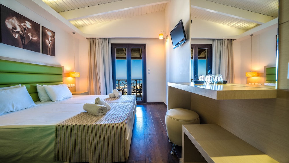Triple Room with Mountain View