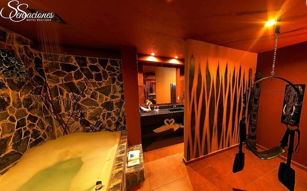 Suite Africa with Round Bed photo 3