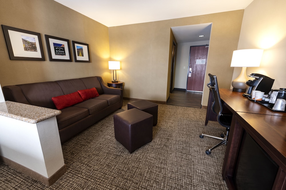 Suite, Multiple Beds, Accessible, Non Smoking photo 2