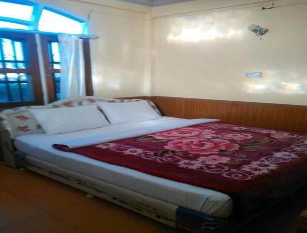 Standard Double Room photo 3