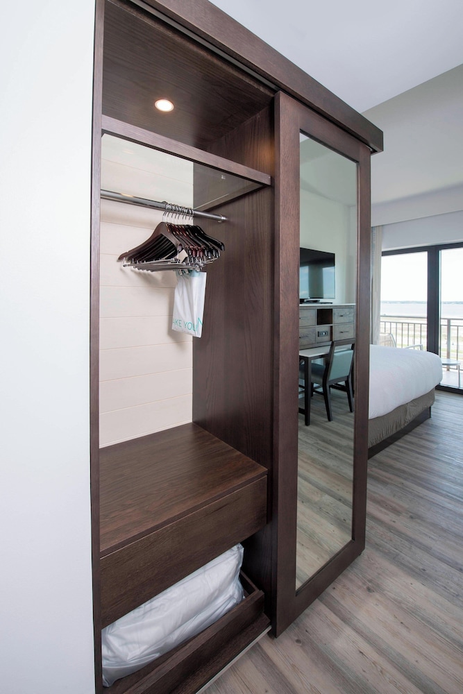 Suite, 2 Queen Beds, Balcony (Hearing Accessible) photo 2
