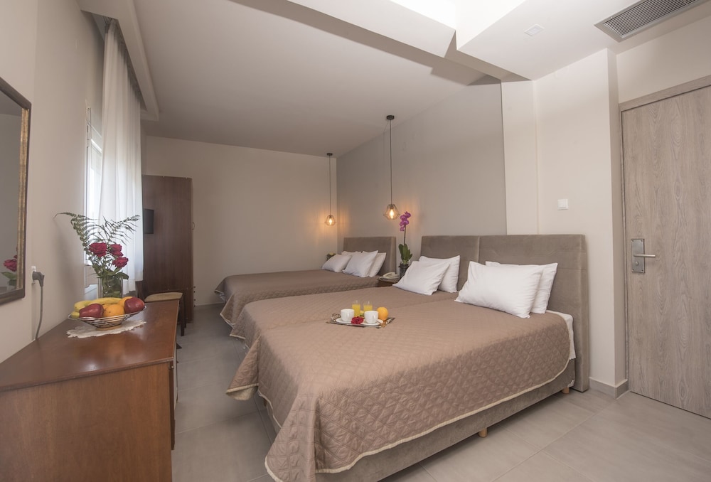 Standard Quadruple Room - Photo 1