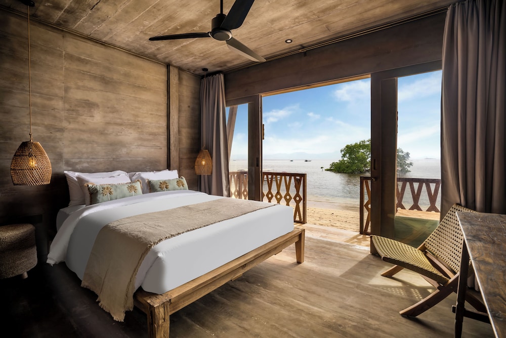 Deluxe Villa, Beach View, Beachfront photo 1